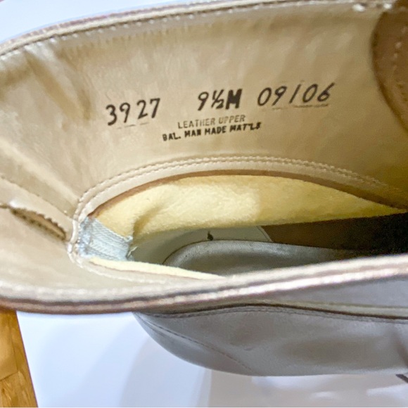 LIKE NEW California Magdesians Vintage Gold Leather Ankle Boots - Size 9.5 - Picture 11 of 12